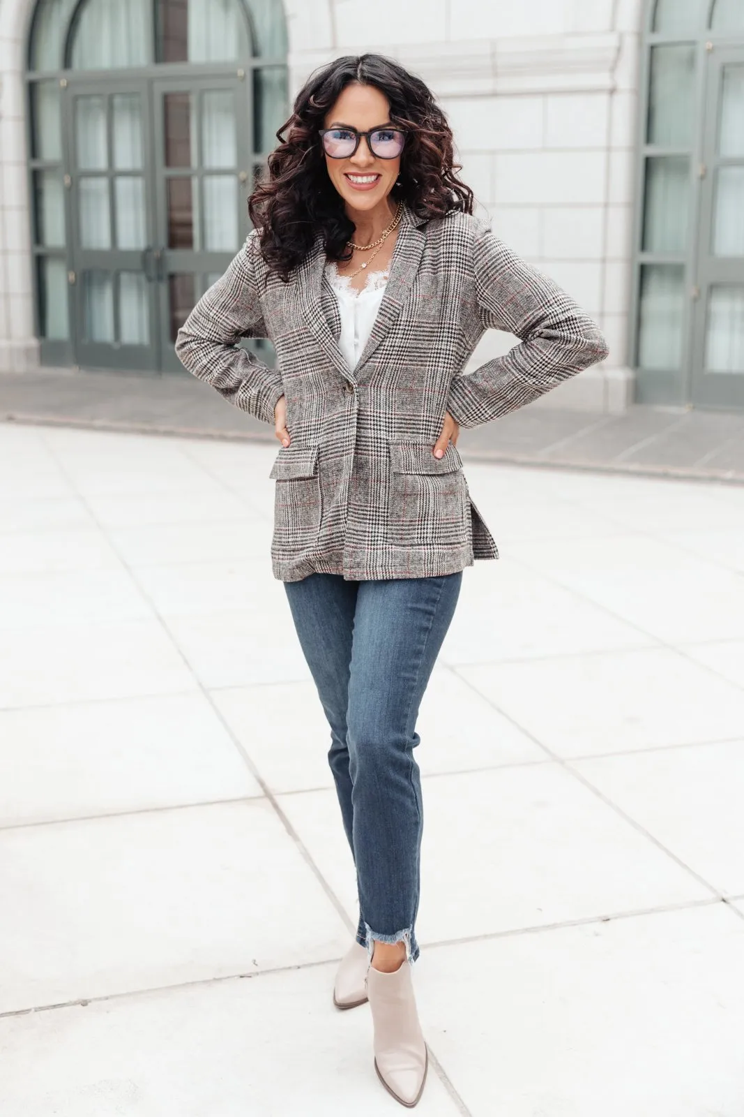 Feminine Boyfriend Blazer in Plaid