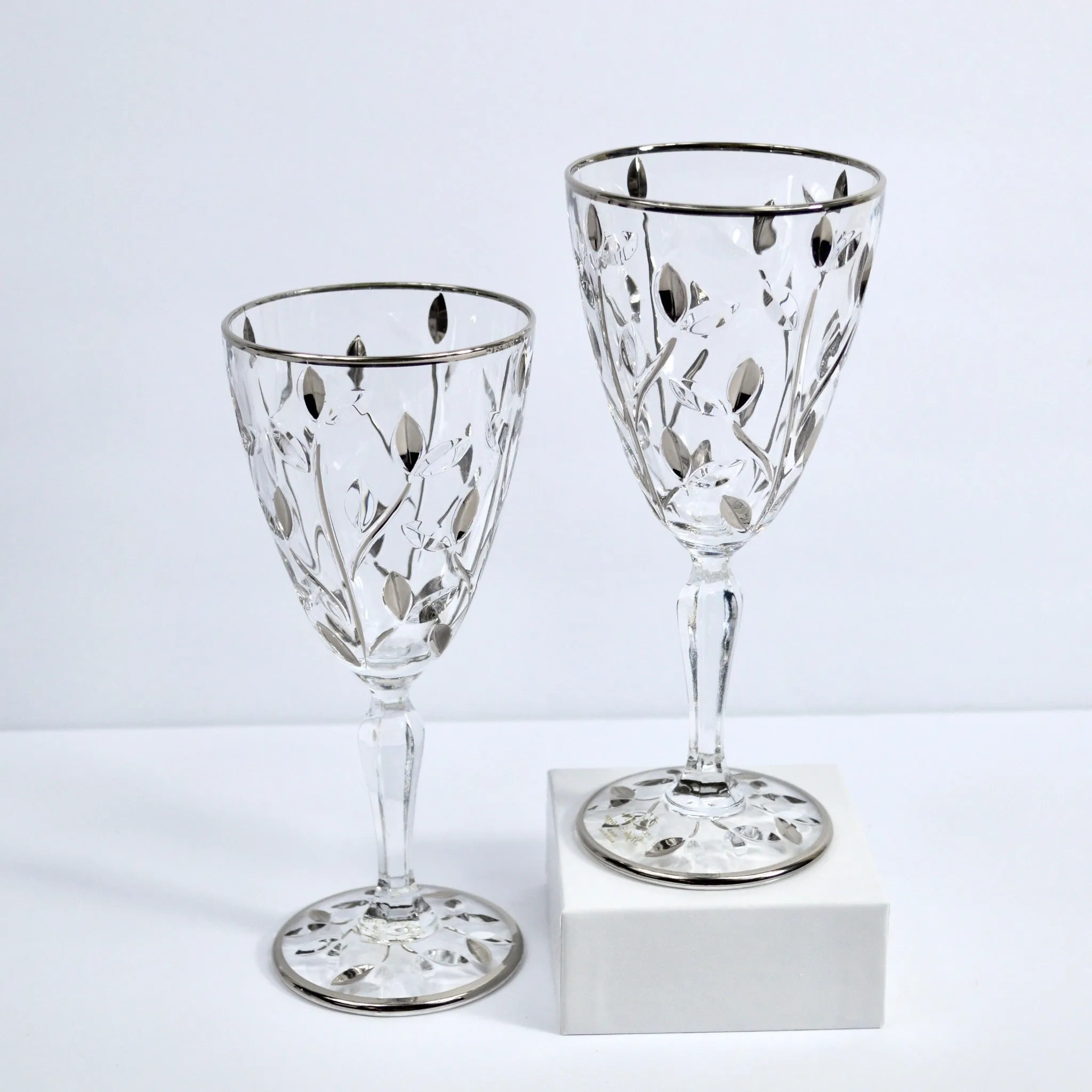 Flowervine Wine Glasses, Set of 2, Platinum