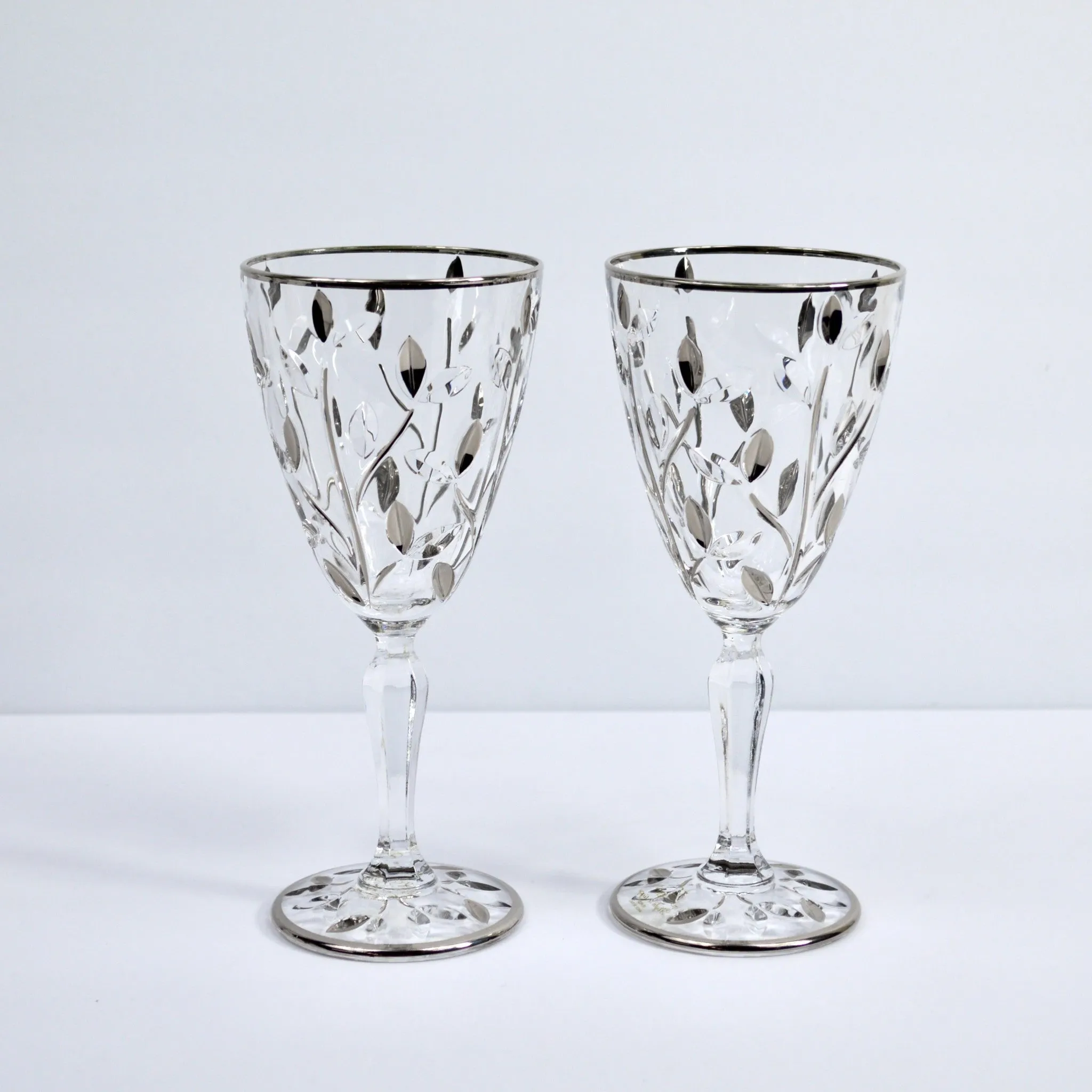 Flowervine Wine Glasses, Set of 2, Platinum