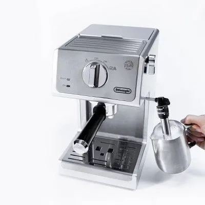 New - De'Longhi 15 Bar Pump Espresso Machine - ECP3630